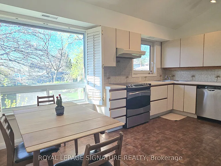 42 Jubilee Cres #MAINFLOOR — Photo 6