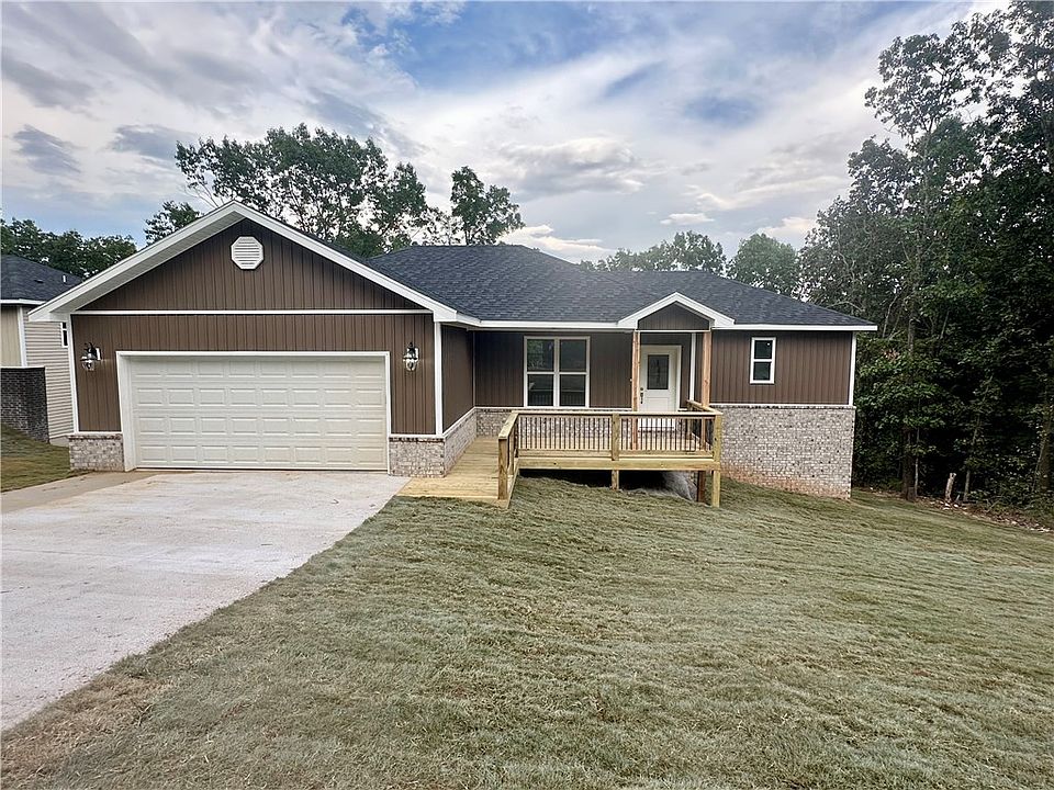 1st image of 18 Sorbie Dr