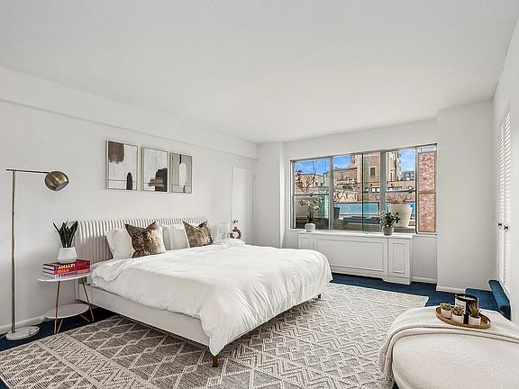 4th image of 11 E 86th St #18A