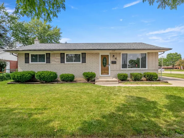 2195 Stratford Dr, Troy, MI 48083
