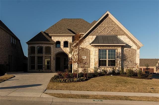 1st image of 302 Iris Dr