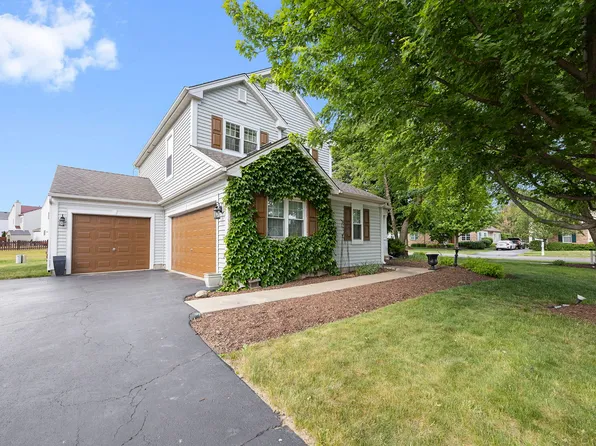 2000 Serenity Ln, Woodstock, IL 60098