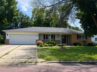 1709 Sunray Ave, Mankato, MN 56001