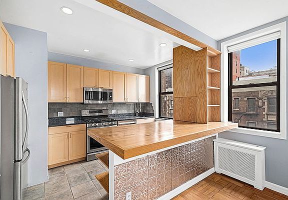 3rd image of 200 W 109th St APT E3