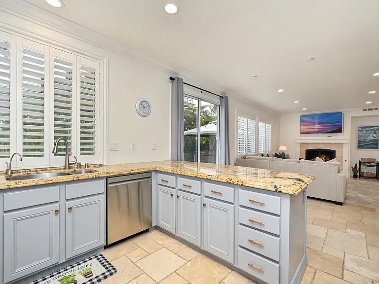 32732 Camaron — Photo 32
