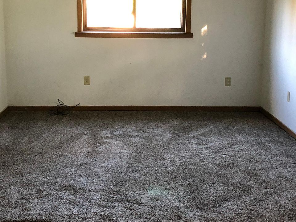 2nd image of 300 S Kearney St #1