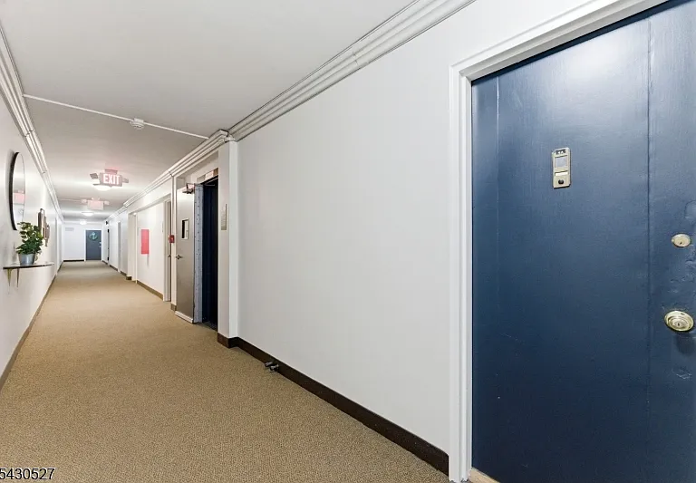 415 Claremont Ave — Photo 29