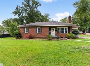 606 Cedar St, Clinton, SC 29325