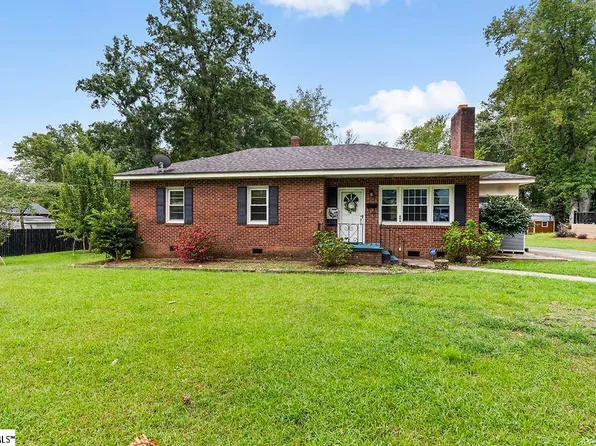 606 Cedar St, Clinton, SC 29325