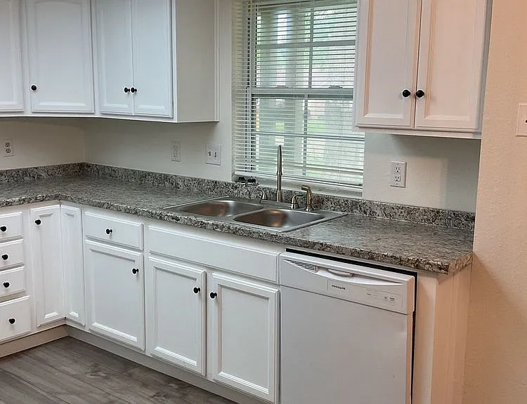 1208 Preswick Cir — Photo 3