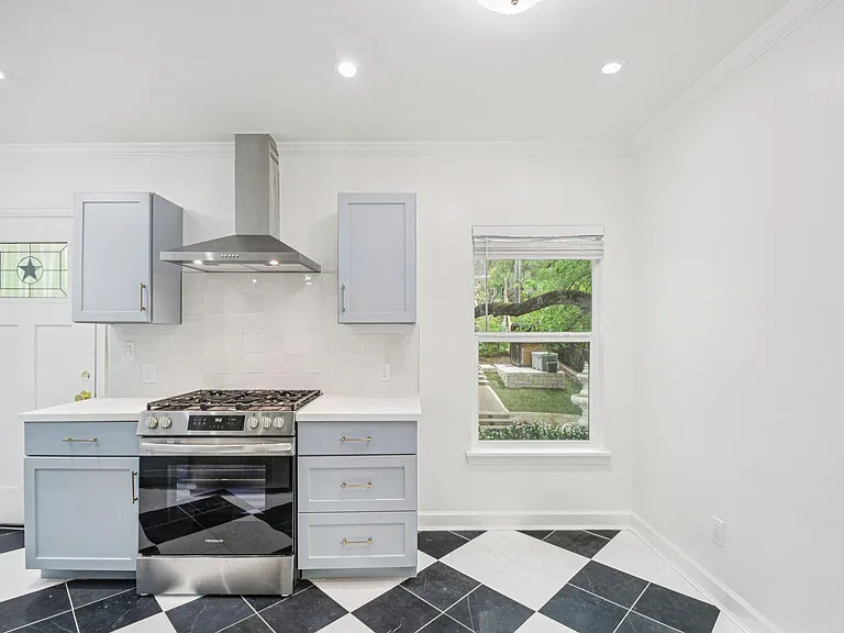 1205 Alta Vista Ave #B — Photo 9