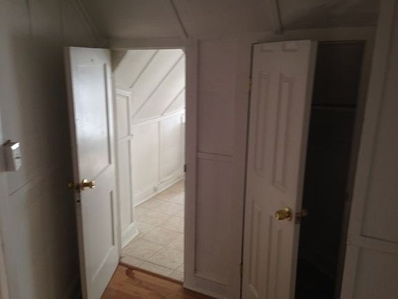 5th image of 322 W 35th St APT 3