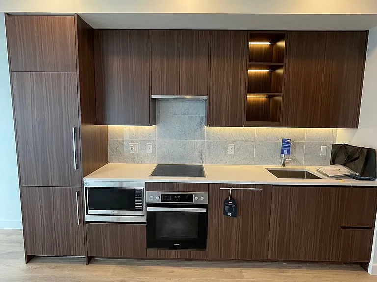 85 McMahon Dr #2215 — Photo 15