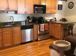 19 3rd St #1, Cambridge, MA 02141
