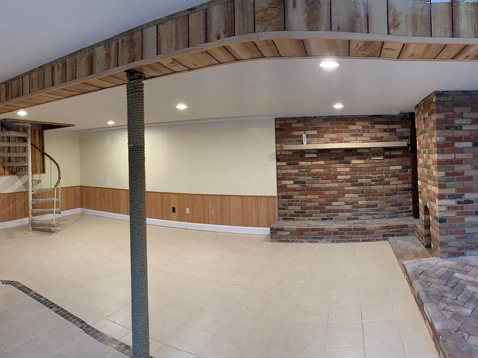 2nd image of 4032 Mount Pleasant St NW