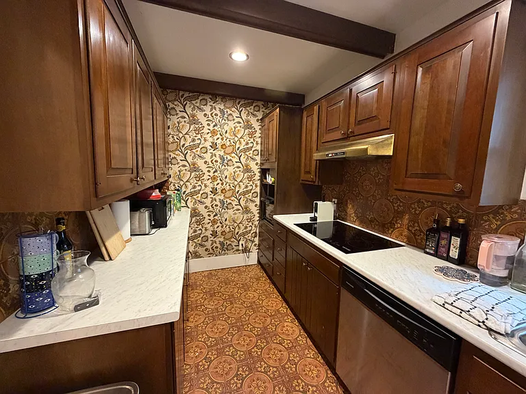 19 Allen St — Photo 11