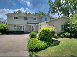 23614 Ranch Rd, Beachwood, OH 44122