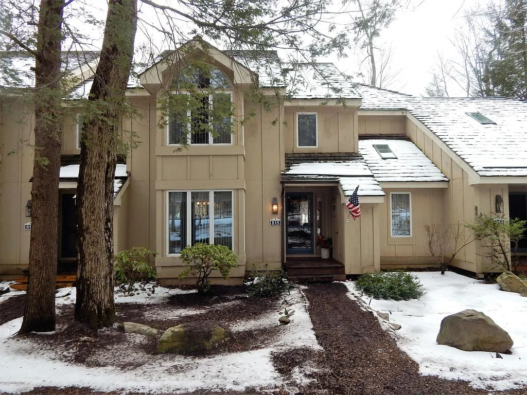 815 Crest Pines Ln photo 1