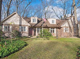 51135 Woodcliff Dr, Granger, IN 46530