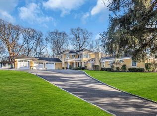 2040 Ridge Rd, Syosset, NY 11791