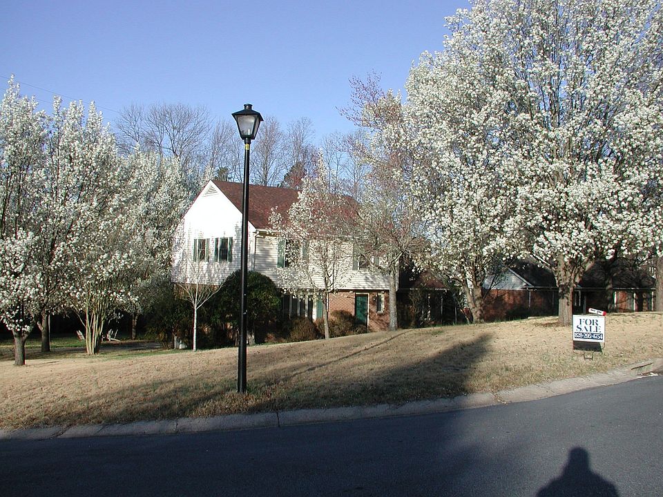 2nd image of 9101 Robert Frost Ln