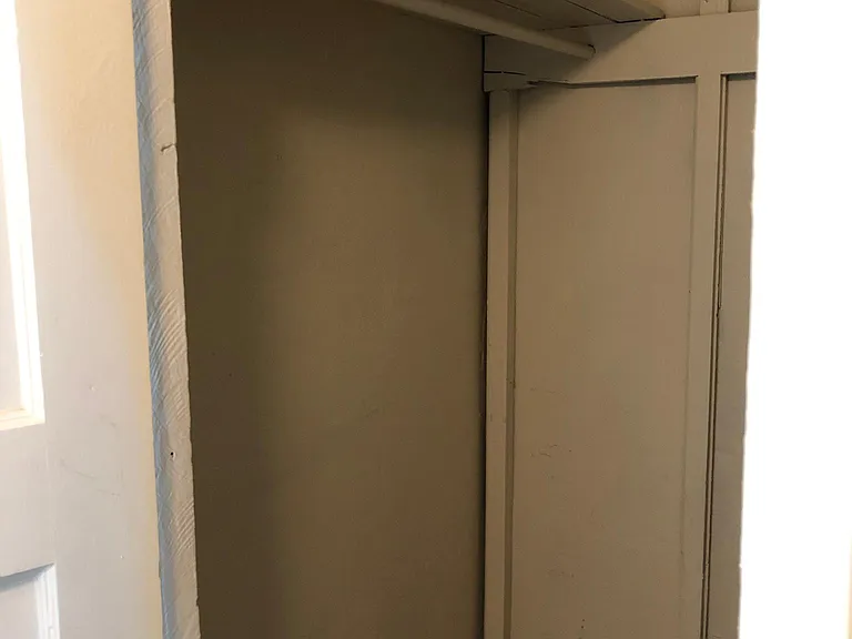 Closet off bonus area