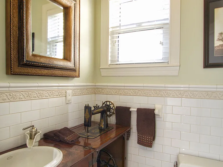 2 S Dudley Ave — Photo 14