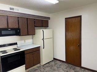 12 Santa Barbara Dr APT 10, Marshalltown, IA 50158