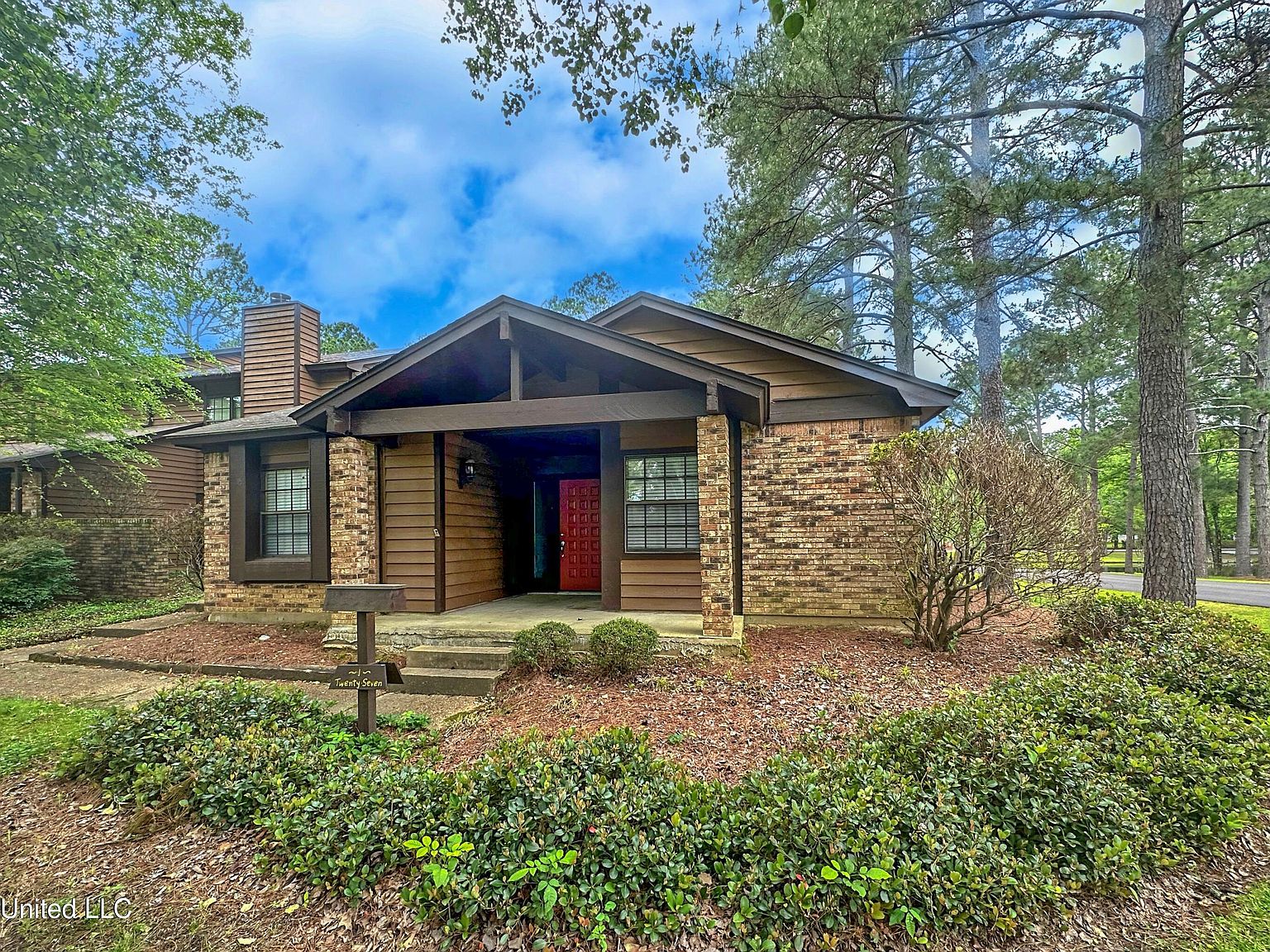 27 Cascades Cir W, Clinton, MS 39056 Zillow