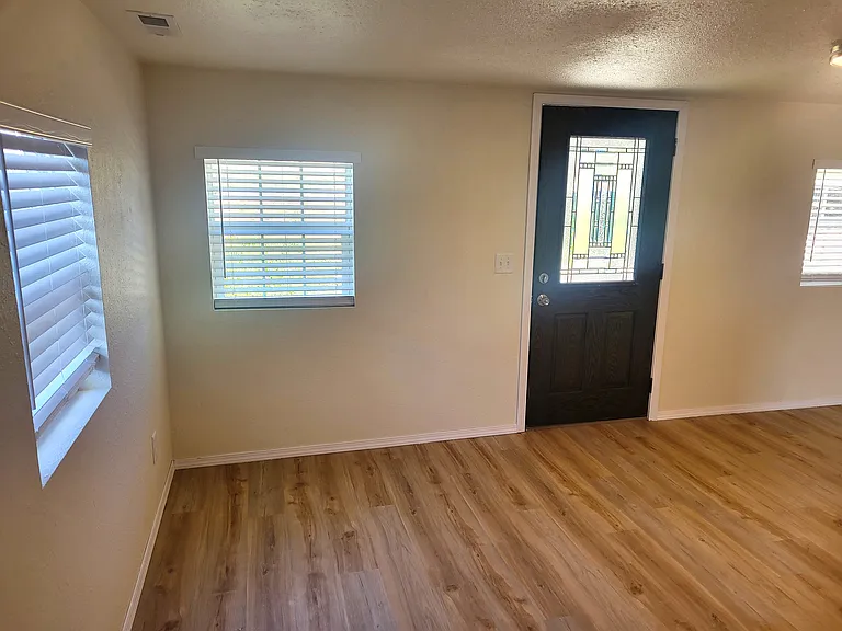 4638 Balsam Dr — Photo 10