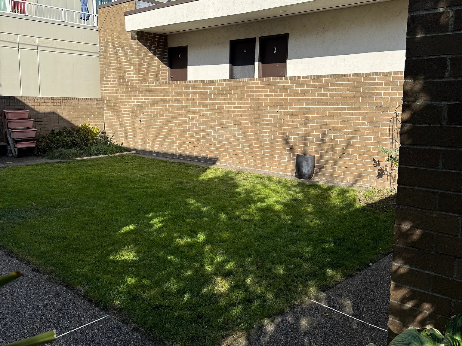 5038 California Ave SW — Photo 2