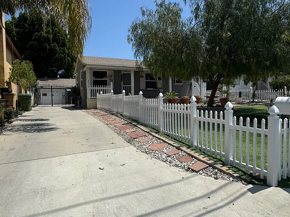5438 Sylvia Ave