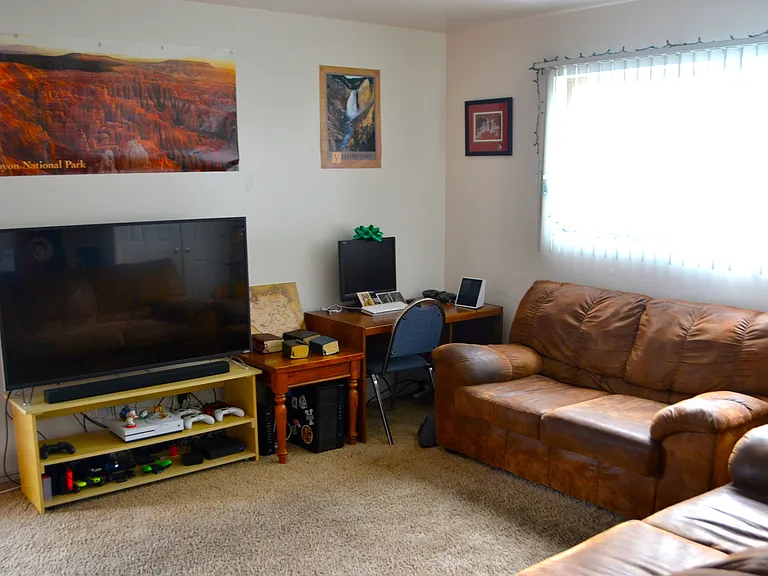 469 N 100 E — Photo 13