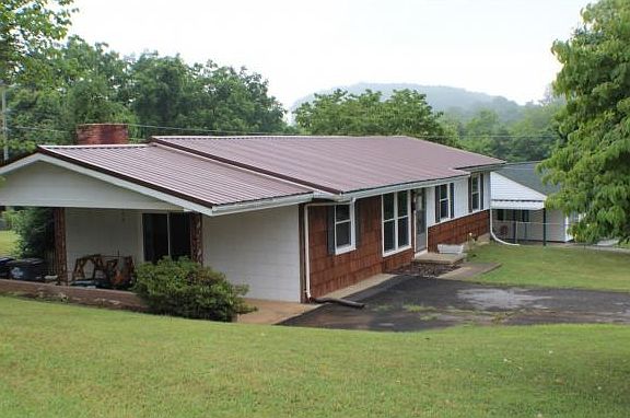 3rd image of 701 Biscayne Dr