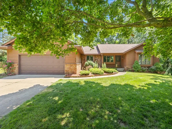2360 Montclair Ave NW, Grand Rapids, MI 49544