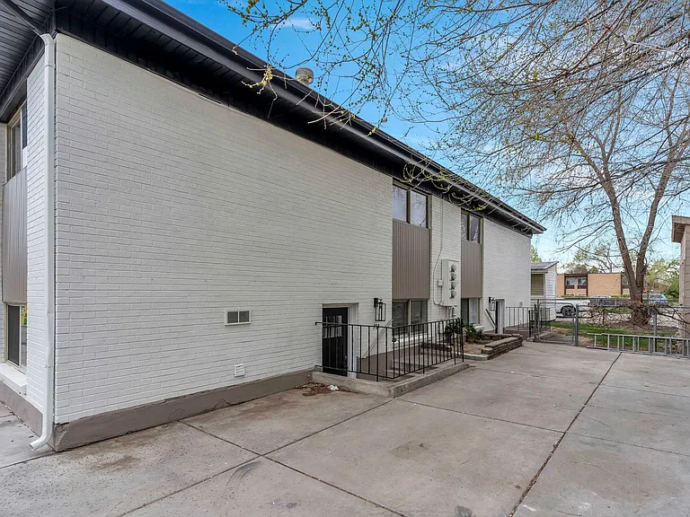 1794 W Shannon Cir — Photo 12
