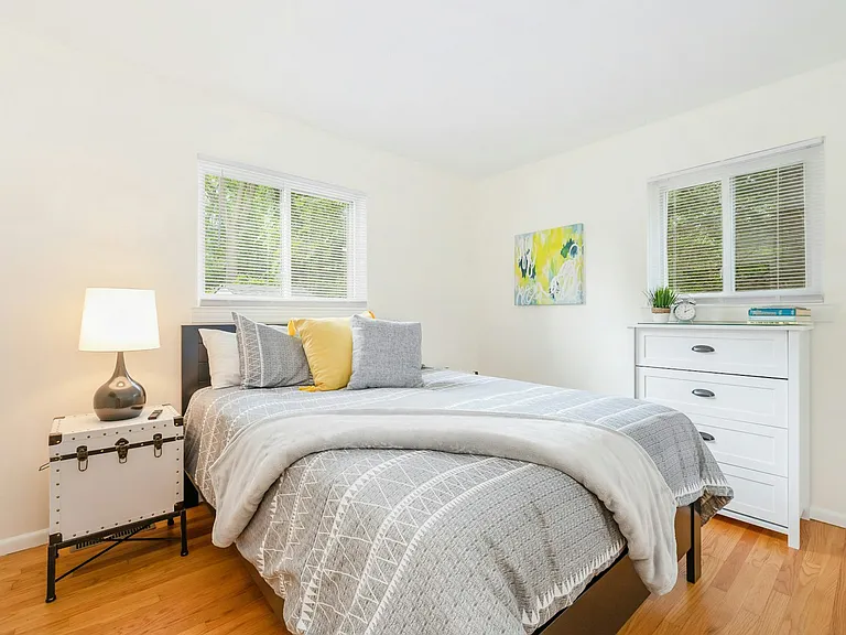 621 Susan Dr — Photo 4