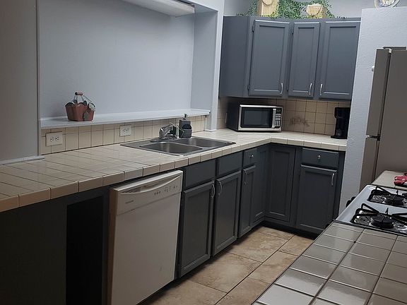 3rd image of 9576 Waverly Dr #1