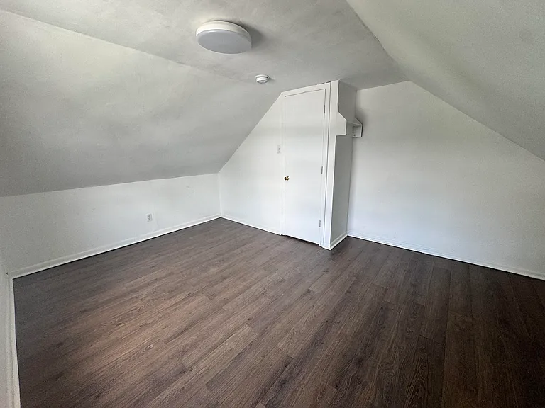 28 Forest St — Photo 23