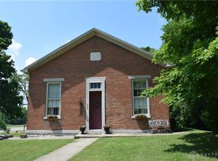 889 Alpha Rd, Dayton, OH 45434