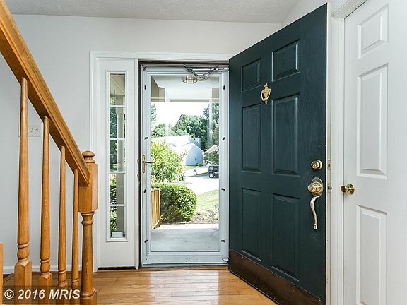 foyer w hardwoods