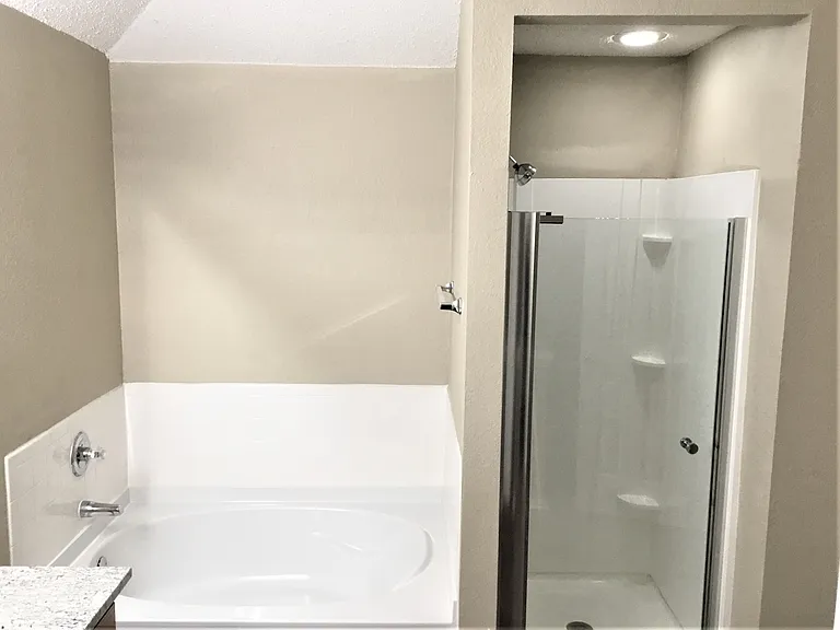 3361 Chapel Wood Ct — Photo 20