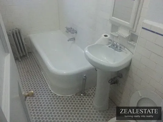 Rented by ZealEstate Group Inc | media 6
