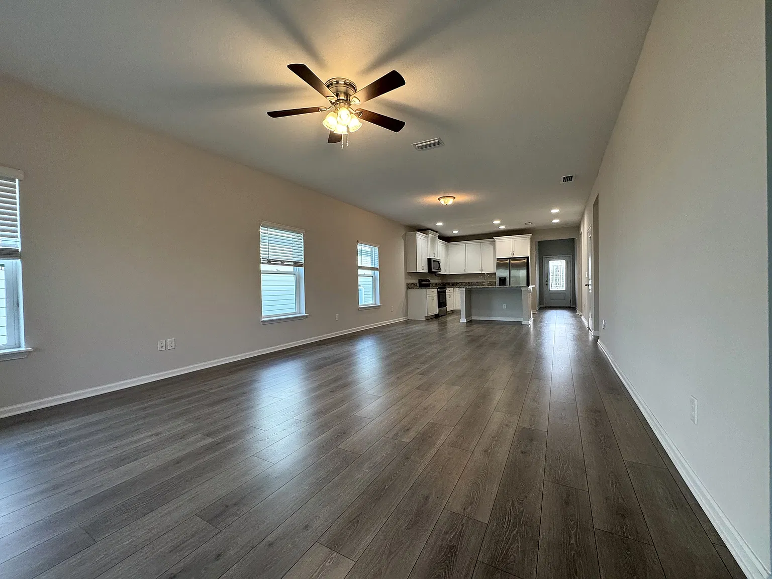 4 bed, 1758 sqft, $2,170 — Photo 3