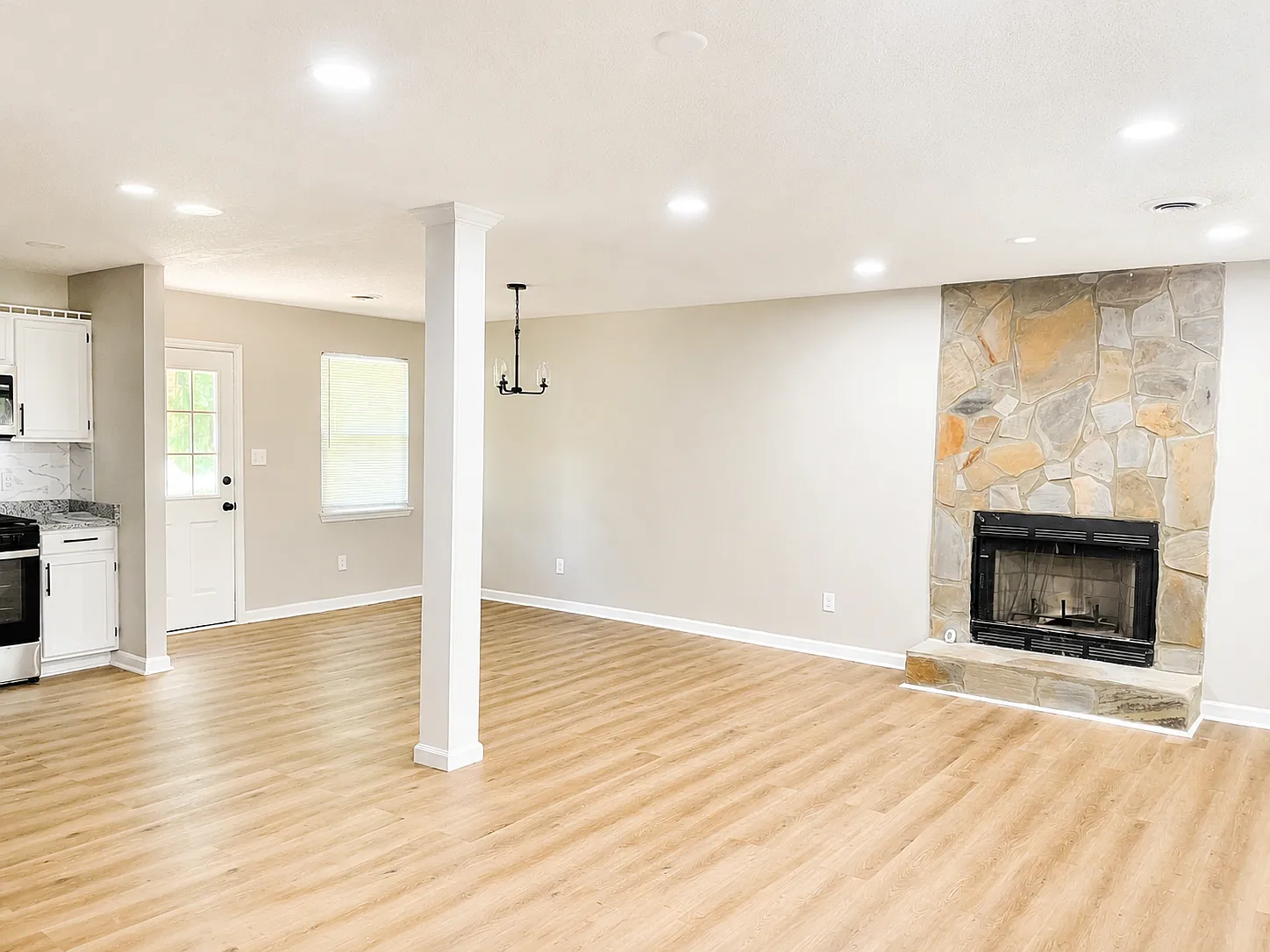 4 bed, 2.5 bath, $2,695 — Photo 4