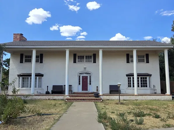 1600 W Crosby St, Slaton, TX 79364