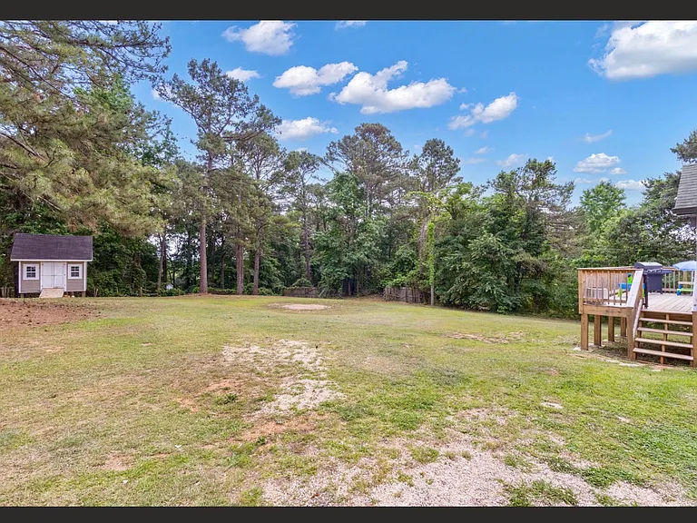 61 Brenda Ct — Photo 39