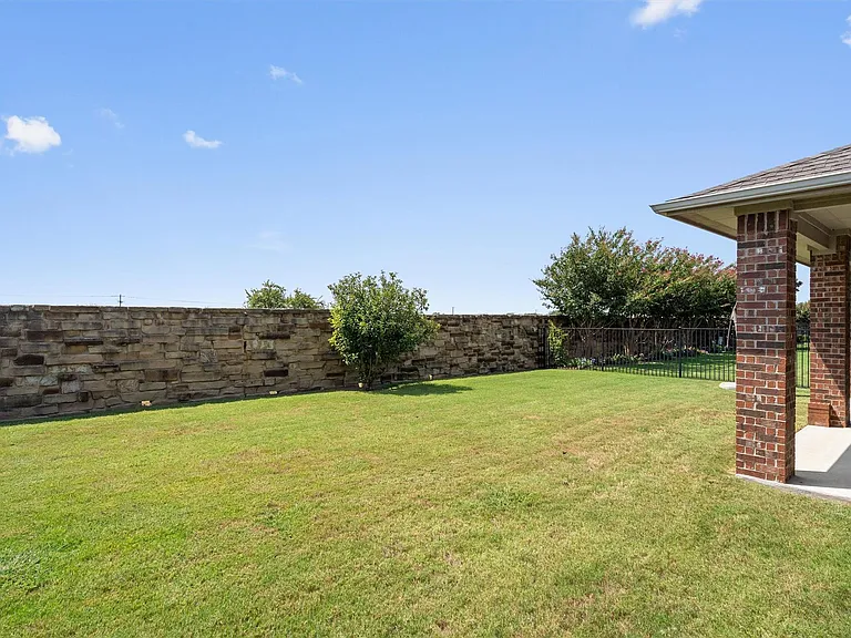 3241 Aurelia Ln — Photo 33