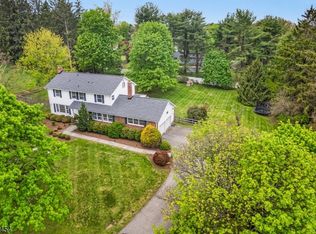 13 Cherry Ln, Mendham Twp., NJ 07945