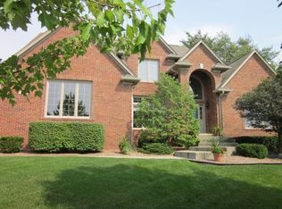 1946 Rainbow Dr, Rochester Hills, MI 48306